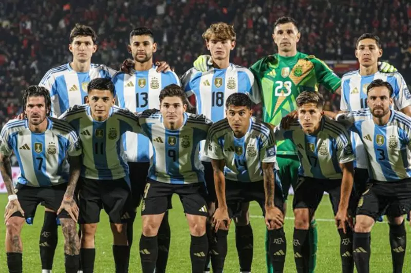 الأرجنتين تتفوق على تشيلي في تصفيات كأس العالم بفضل ميسي البديل وماستانتونو الصاعد