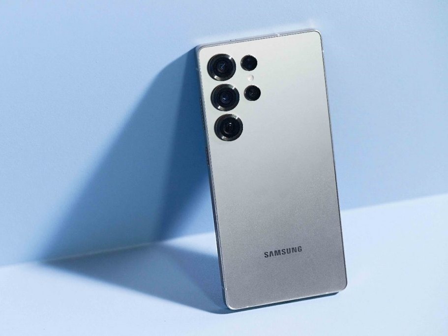 تسريبات حصرية: تصميم أنحف وسماكة محسّنة لكاميرا التكبير في سلسلة Galaxy S26