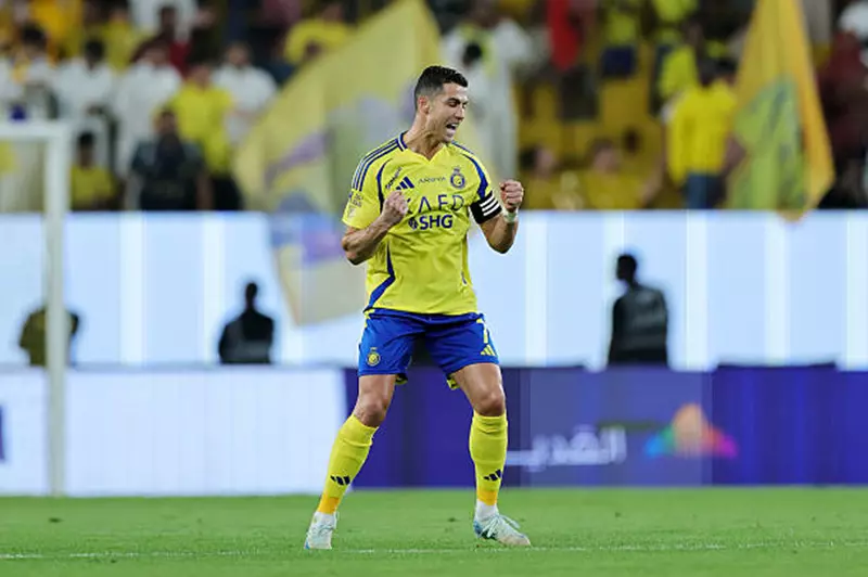 تقارير: النصر يكشف خطته الاستراتيجية للإقناع رونالدو بتمديد عقده