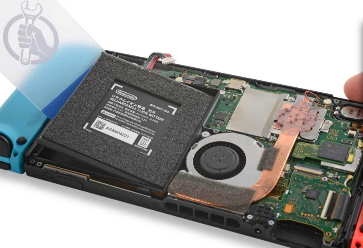 تقييم جديد من iFixit حول إمكانية الصيانة لجهاز Nintendo Switch ونسختيه Lite وOLED