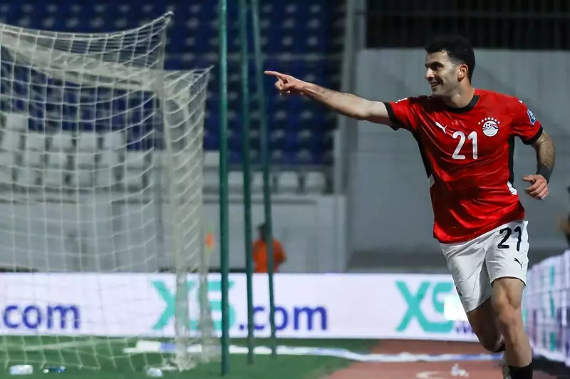 خطوة غير مسبوقة: كيف يُمكن للأهلي قيد زيزو في قائمة كأس العالم؟