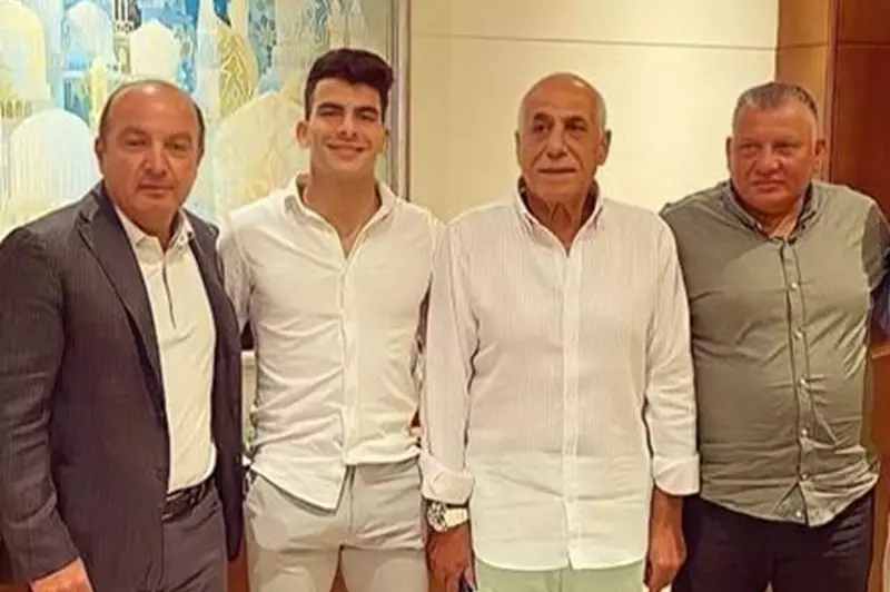 زيزو يكشف: حسين لبيب قدم لي عرضًا مغريًا للتجديد ووالدي يستحق مكافأة