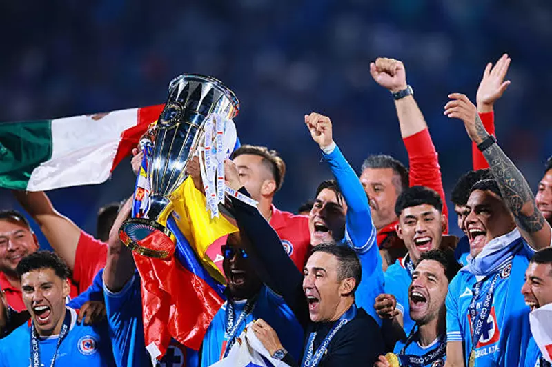 كروز أزول يكمل عقد المتأهلين لكأس إنتركونتيننتال 2025 بعد تأهله كخامس بطل لكوبا ليبرتادوريس