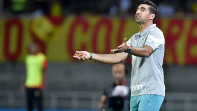 مدرب بالميراس يعبر عن استيائه في مواجهة مع مصور وصحفي قبل انطلاق كأس العالم للأندية