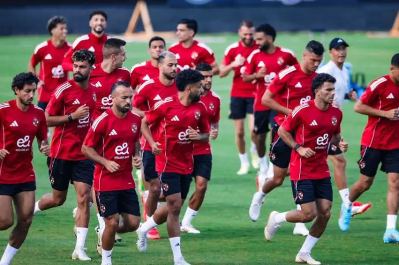 نزال مثير: العملاق يواجه نادي القرن في تحدٍ استثنائي.. ثنائي الأهلي يتألق ضد حارس بايرن ميونيخ (شاهد الفيديو)